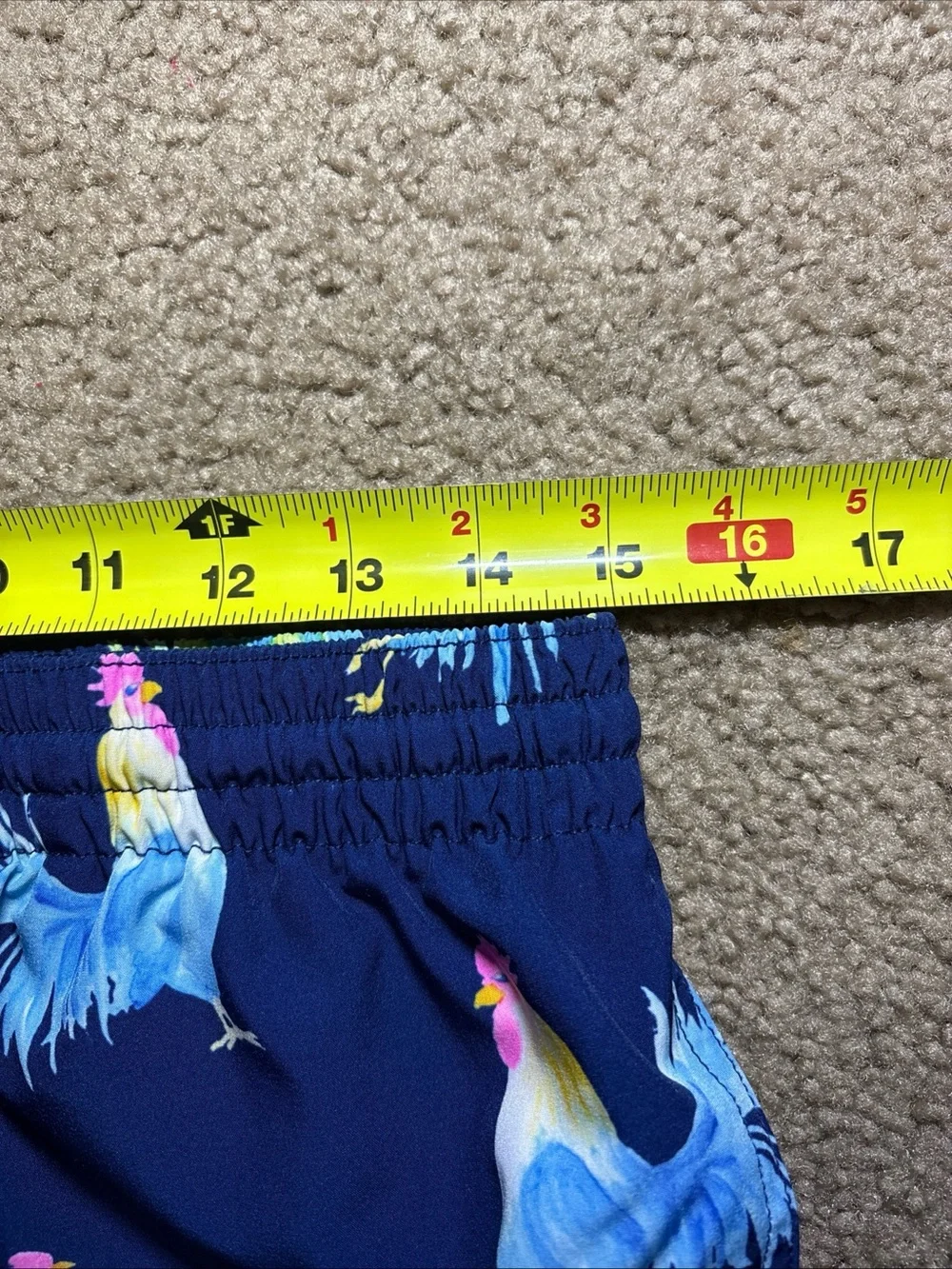 Chubbies Mens Large The Fowl Plays 5.5” Swim Trunks Navy Rooster Lining Cut Out